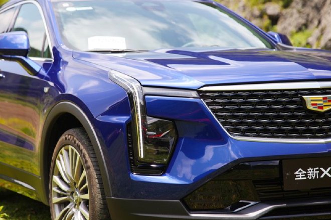 A new model of American luxury test drive Cadillac brand-new XT4 distinguished model